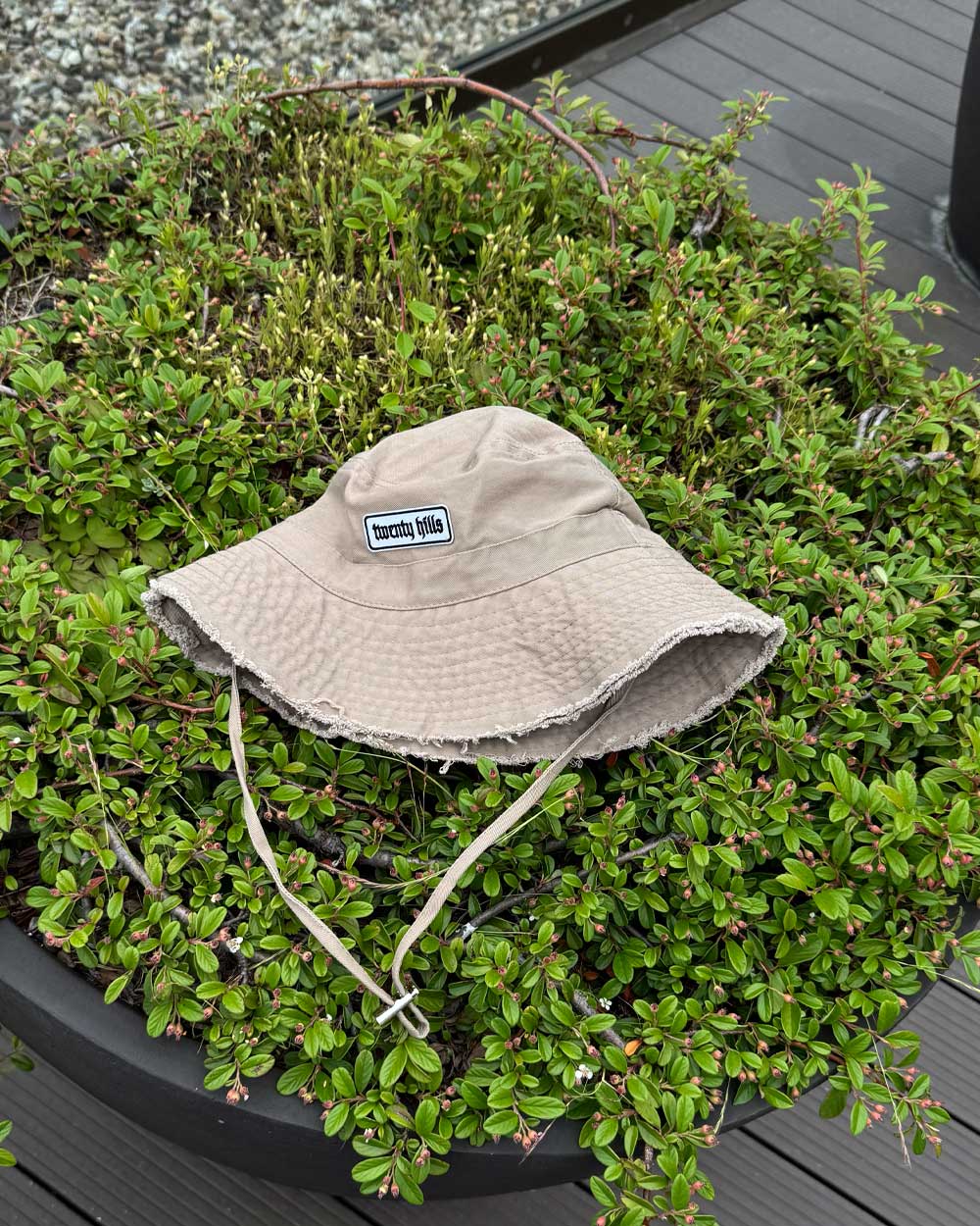 LOVE BITES EXPLORER Bucket Hat (Safari Beige)