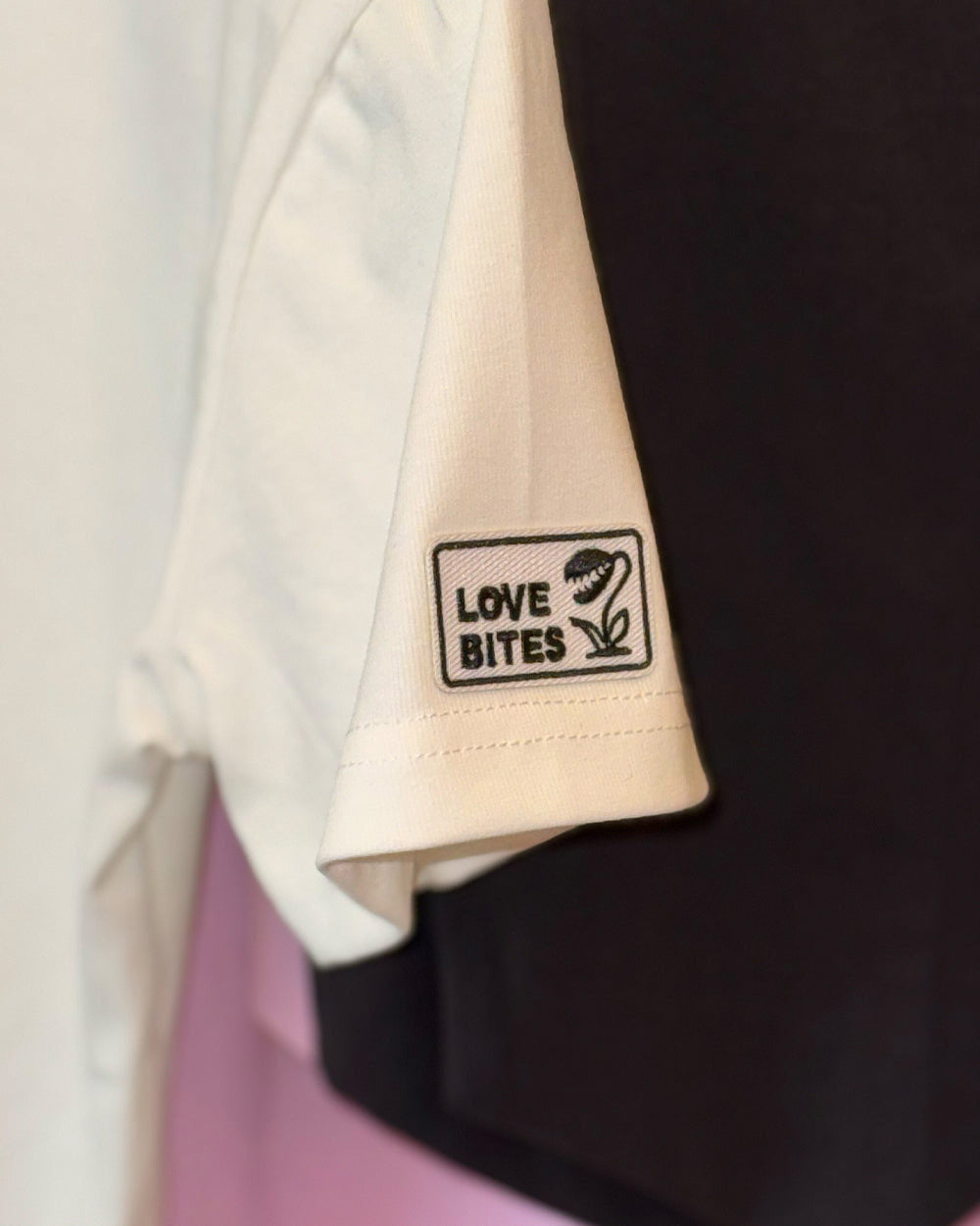 LOVE BITES Shortsleeve